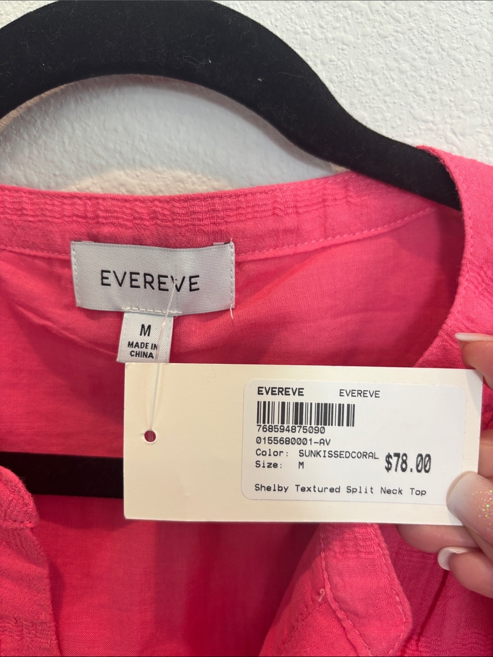 Evereve Shelby Textured Split Neck Top Size M in Sunkissed Coral NWT - Picture 4 of 4